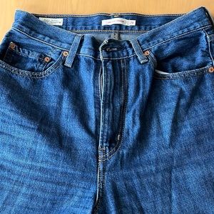 Levis ribcage wide leg  size 28 34